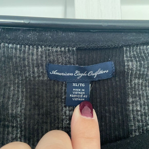 American Eagle Black Tee - Picture 2 of 2